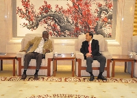 公司吴多誉副总裁在通用技术大厦会见加纳民主党副主席布塔先生一行
