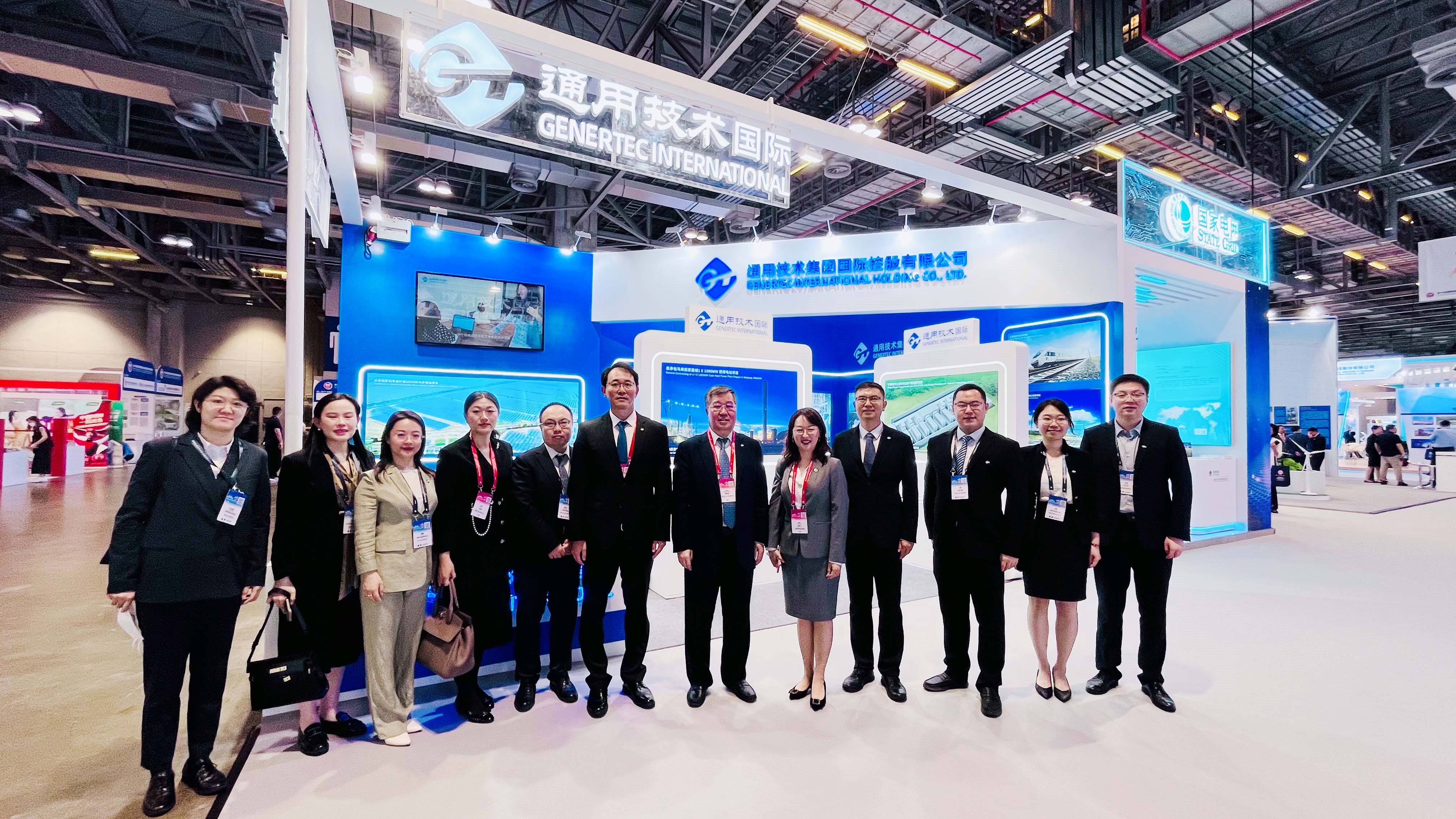 刘旭陪同集团、国际公司领导出席中国对外承包工程商会系列活动 